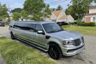 Rent Lincoln Navigator Silver Limo in NJ and NY through Bergen Limo