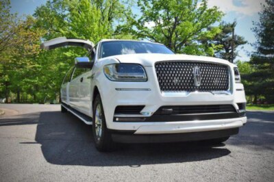 Hire Lincoln Navigator White Jet Door in NJ and NY through Bergen Limo